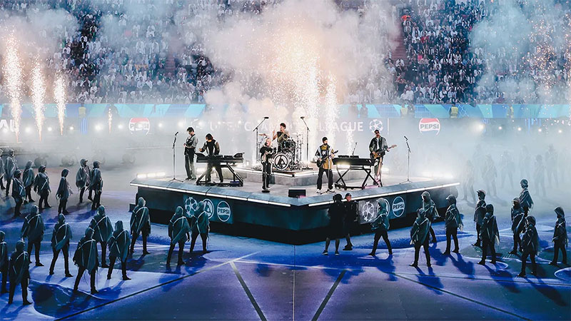 Linkin Park encendió la final de la Champions League 2025 con un show inolvidable presentado por Pepsi